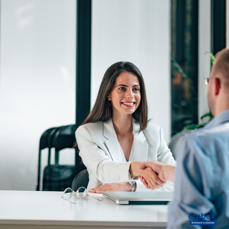 Escenario: El "Megáfono" Interno (Comunicación)